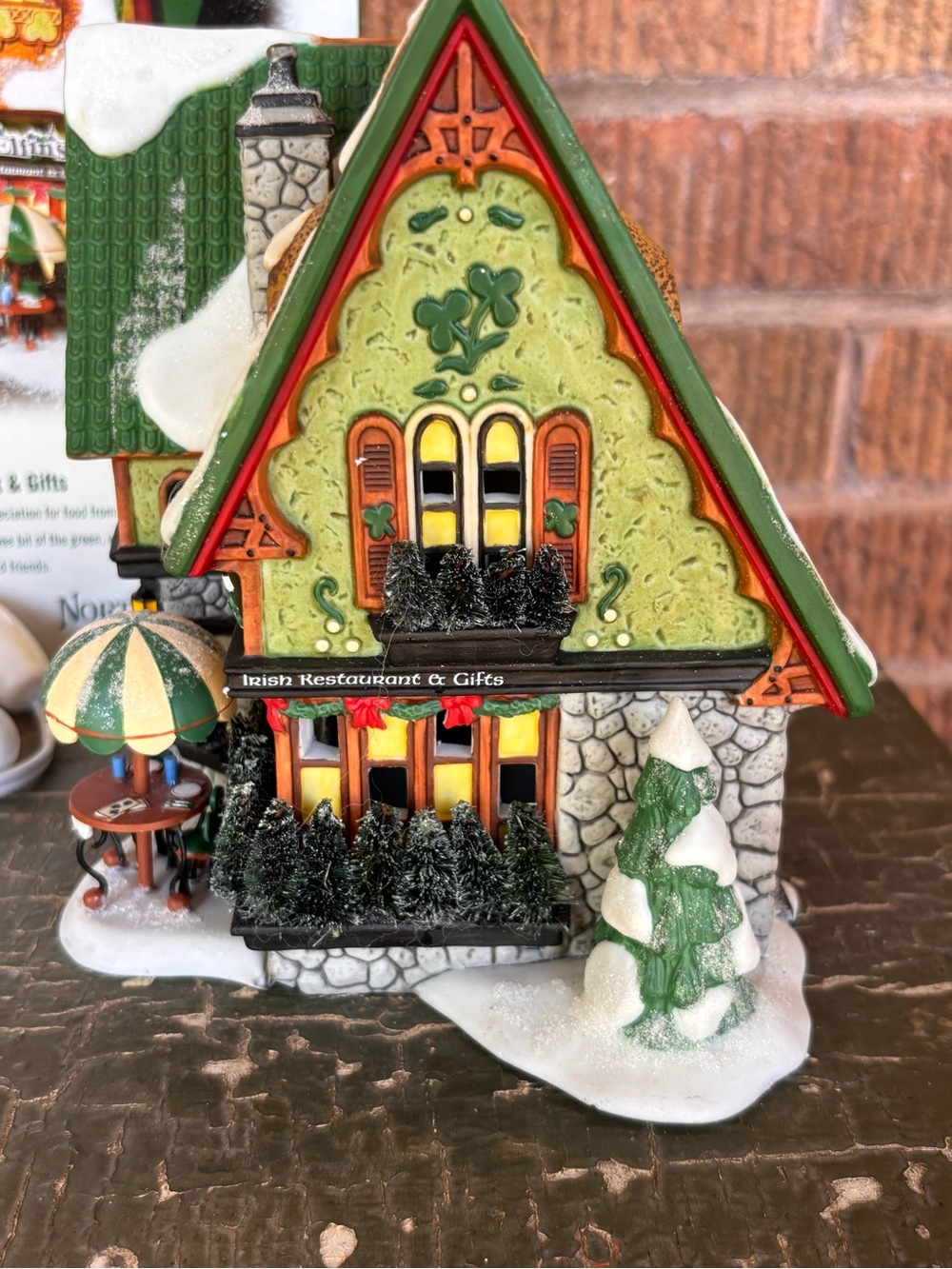 Department 56 McElfin’s Irish Restaurant & Gifts North Pole 56755 Elf W/BOX 2002 - Picture 7 of 11